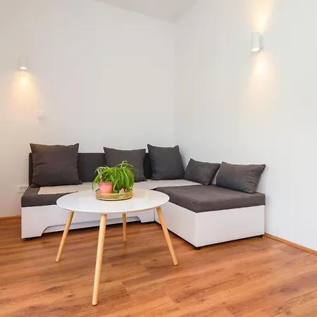 Peninsula Apartment