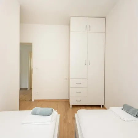 Apartment Peninsula *