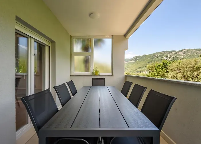 Peninsula Lejlighed *